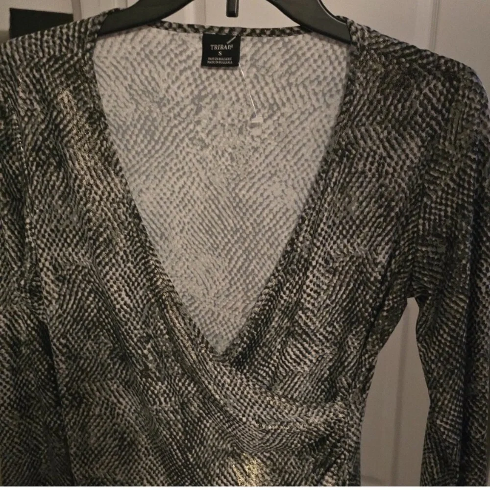 Women’s Long Sleeve Top - Picture 2 of 2